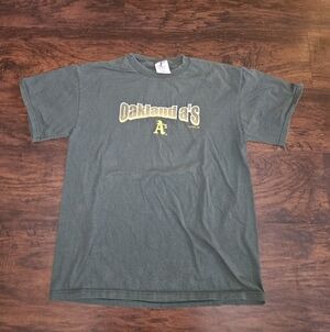 Vintage Logo Athletic Embroidered Oakland Athletics T-shirt